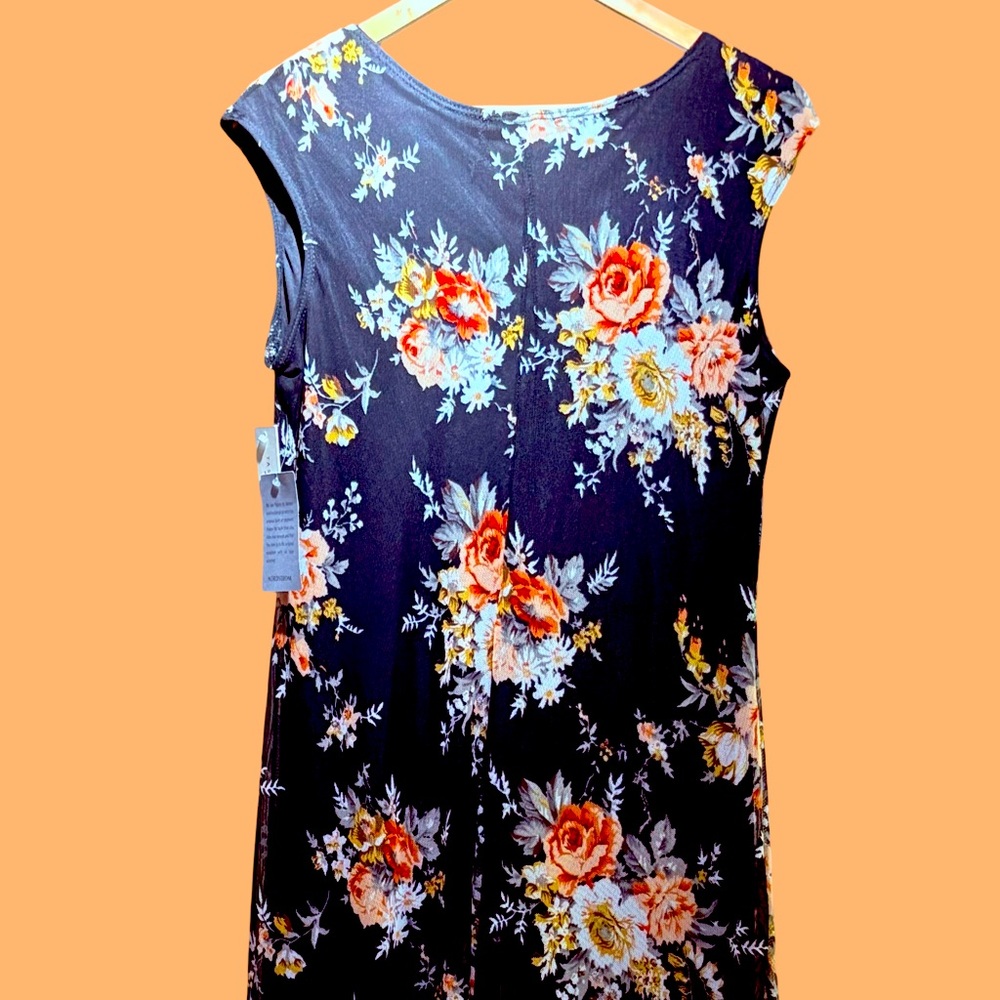 NWT Tash & Sophie midi floral dress. Hangs beautifully, dress up or down.